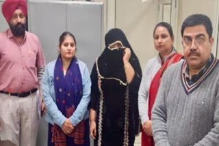 Vigilance arrested female senior assistant taking bribe in Amritsar