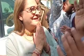 Jayaprada Appeared Moradabad Court : એનબીડબ્લ્યૂ જારી થતાં જયાપ્રદાએ મુરાદાબાદ કોર્ટમાં બયાન દર્જ કરાવ્યું, સપા નેતાઓ પર લાલઘૂમ