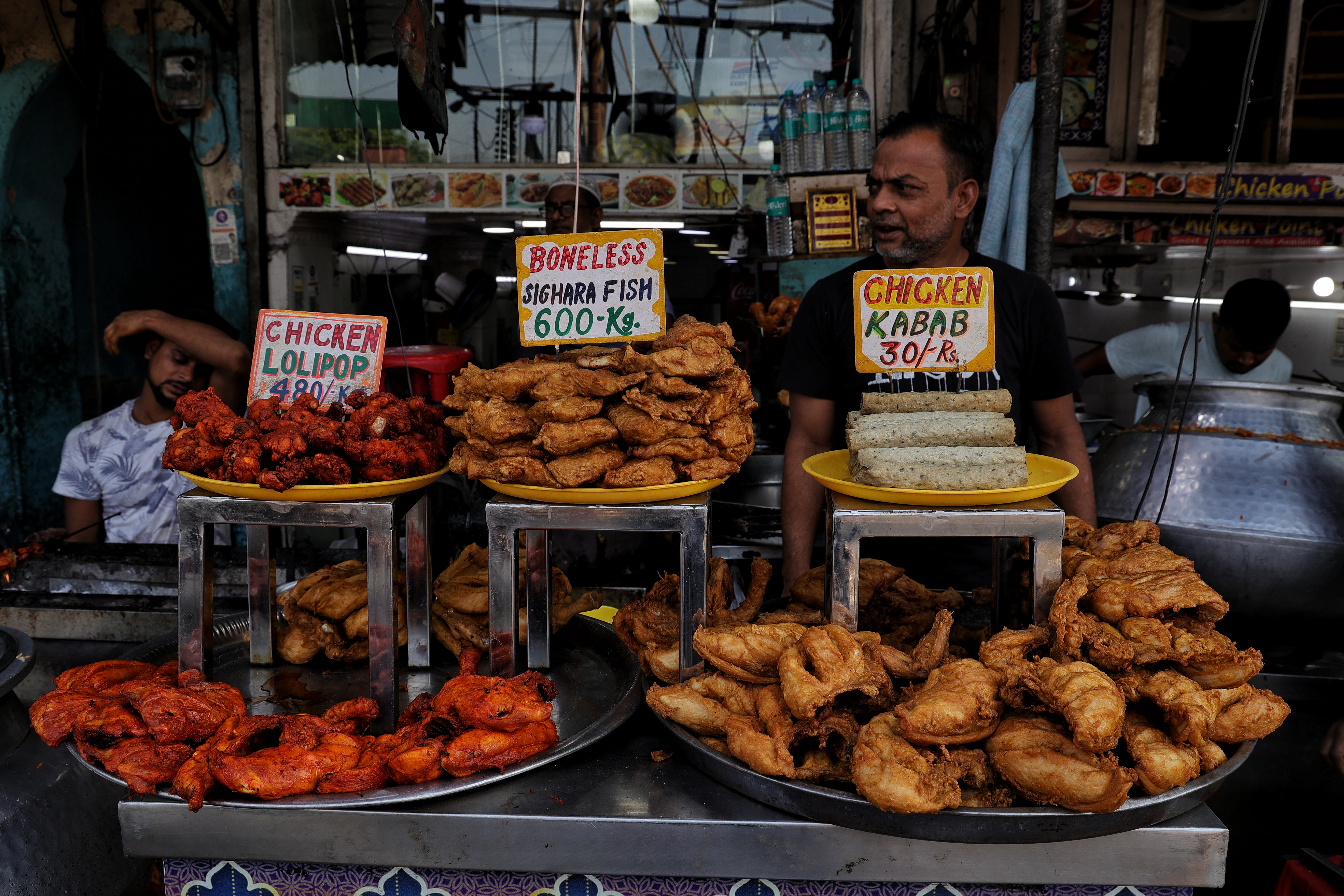 Coffee  Spicy and fried foods  Sugary drinks  ಬೇಸಿಗೆಯಲ್ಲಿ ಸೇವಿಸಬಾರದ ಆಹಾರಗಳಿವು