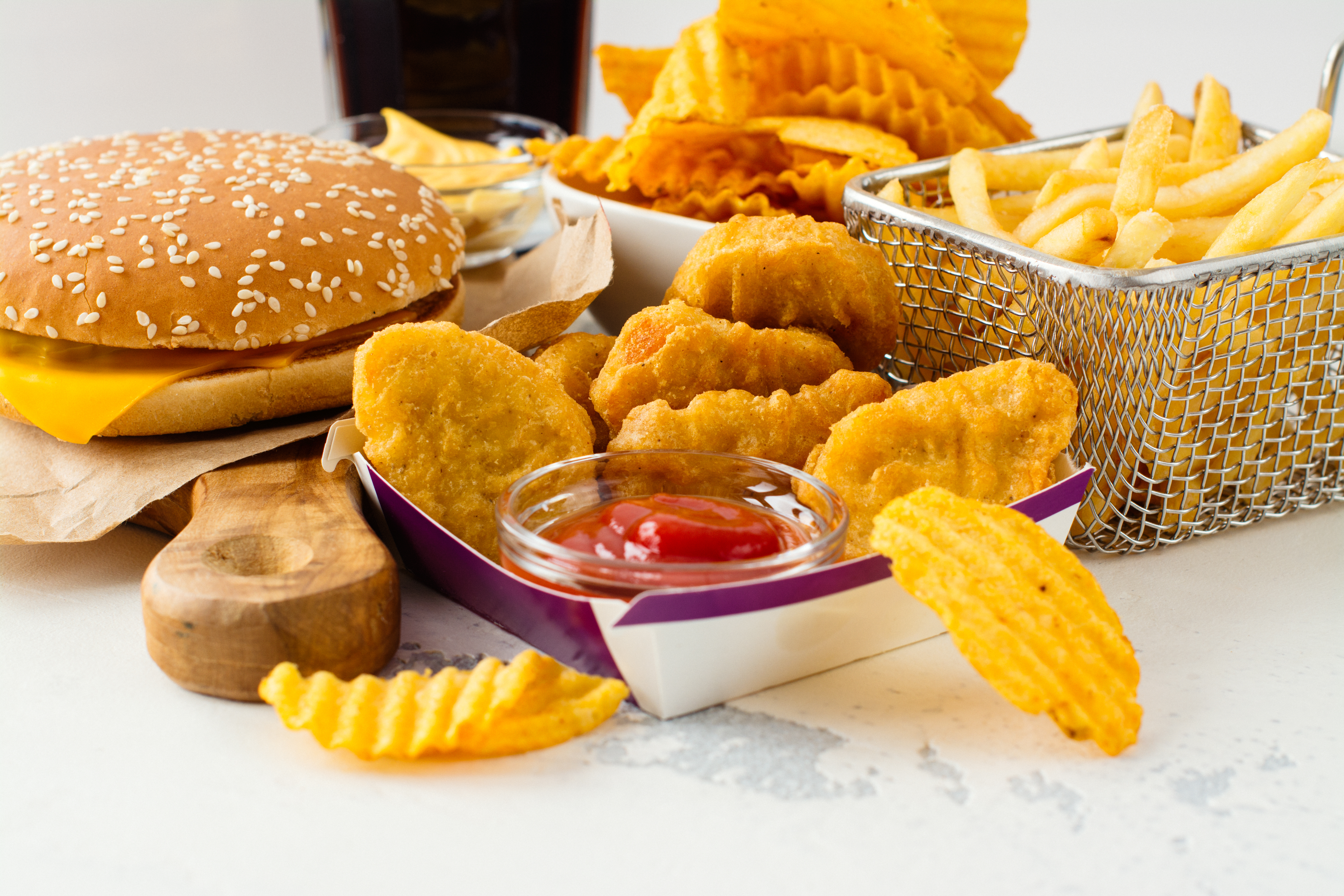 Coffee  Spicy and fried foods  Sugary drinks  ಬೇಸಿಗೆಯಲ್ಲಿ ಸೇವಿಸಬಾರದ ಆಹಾರಗಳಿವು