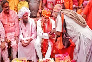 MOHAN YADAV HOLI WITH SADHUS