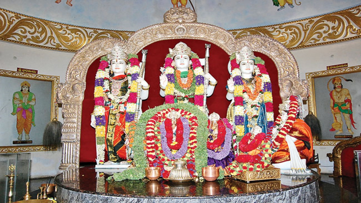 Everyone should know the story of Lord Sri Ram, who was born as a human and taught the essence of human life. That is why in 2014, a temple of Lord Sri Ram named 'Ramanarayanam Srimadramayana Praganam' was built in Vizianagaram town of Andhra Pradesh to make the message of the Ramayana meaningful to future generations.