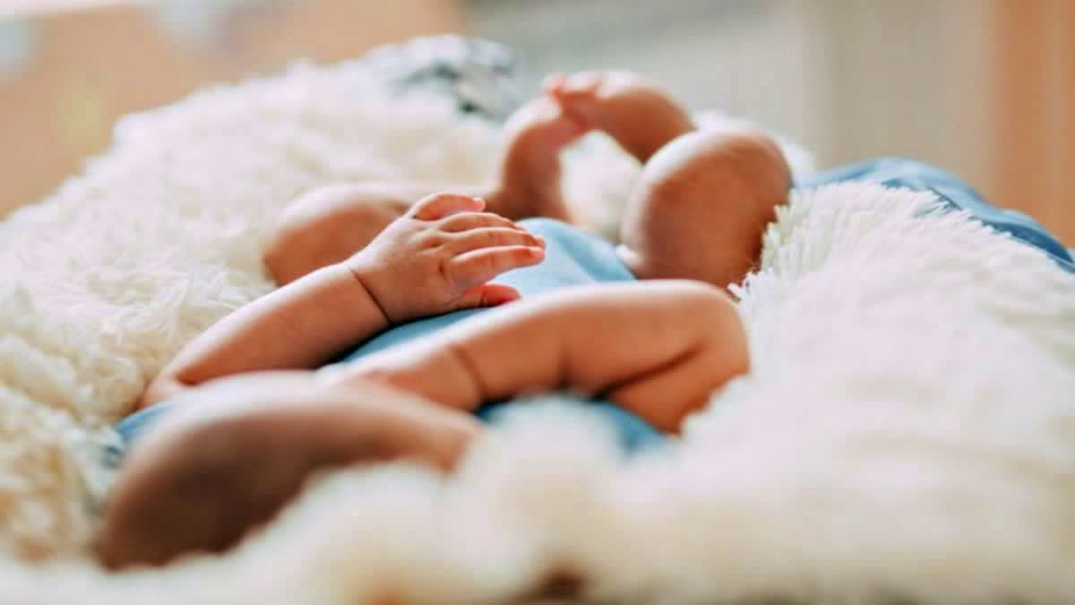 Ambulance Staffer Saves Newborn Baby by Performing CPR