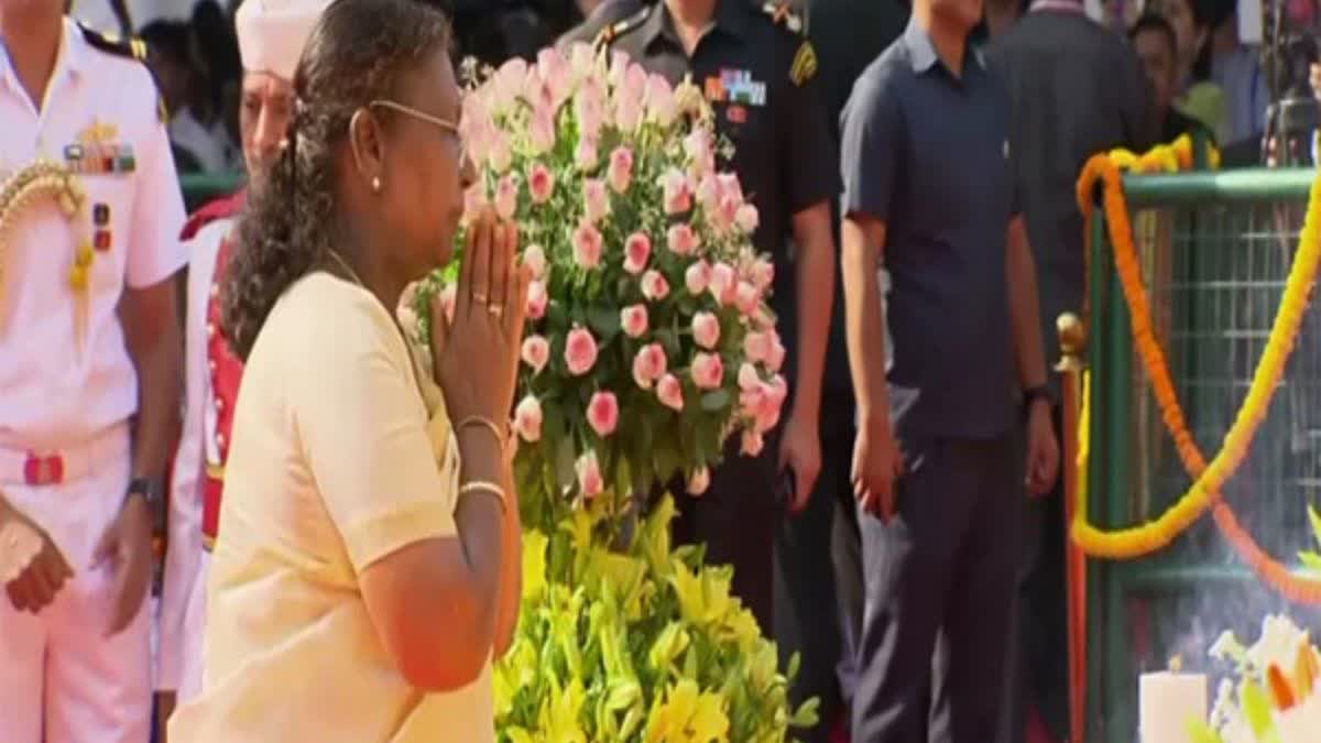 राष्ट्रपति द्रौपदी मुर्मू ने बाबा साहेब को अर्पित की श्रद्धाजंलि