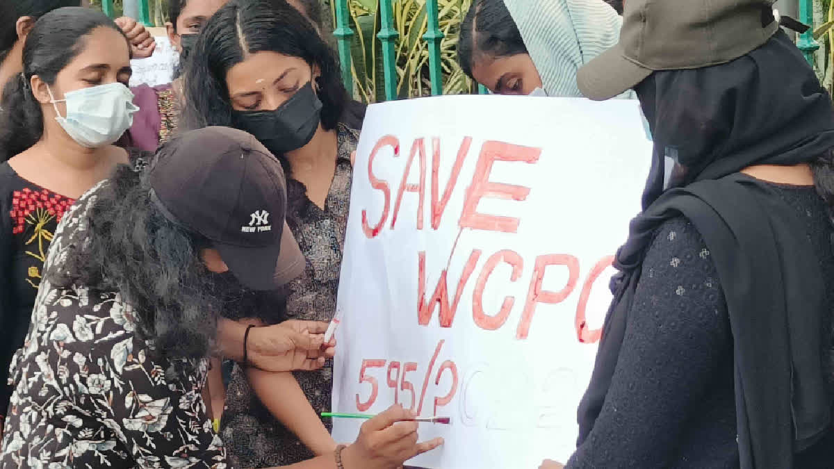 Kerala: CPO Rank Women Agitators Display Placards Inked In Their Blood