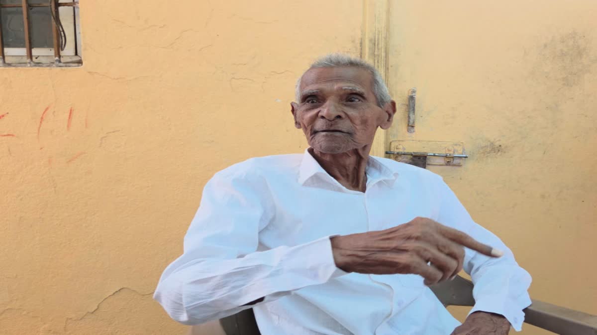 Laxman Khotkar, Ambedkaraits.