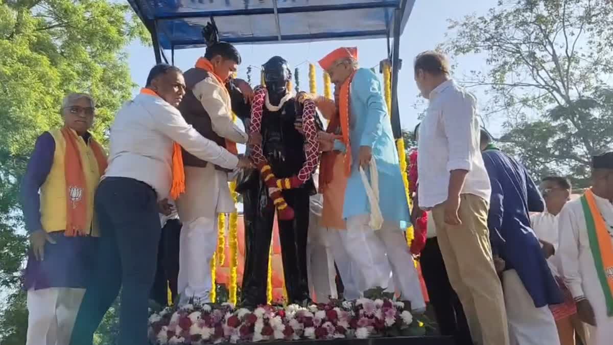 ગોધરામાં બાબા આંબેડકર જયંતિની ઉજવણી, શિક્ષણ મંત્રી ડૉ. કુબેરભાઈ ડીંડોર રહ્યા હાજર