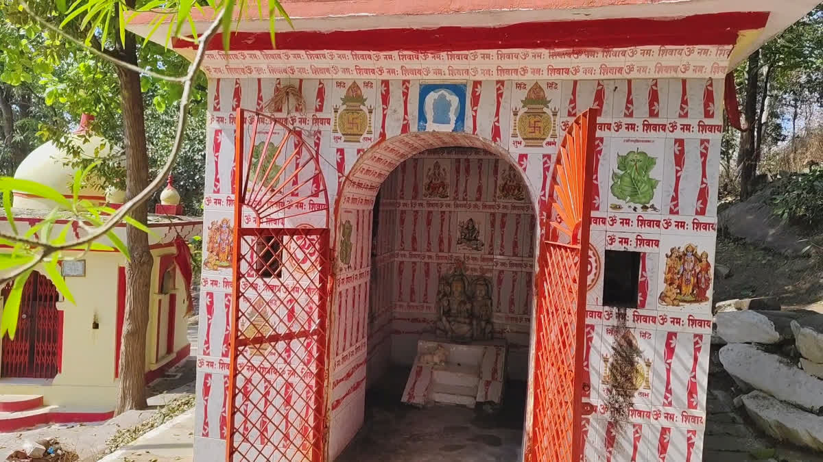 PANNA TEMPLE SURROUNDED BY FORESTS