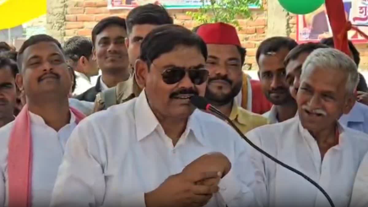 सपा विधायक ने तुलसीदास पर भी की टिप्पणी.