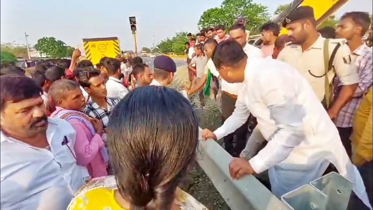 FIR against RJD MLA Manoj Yadav
