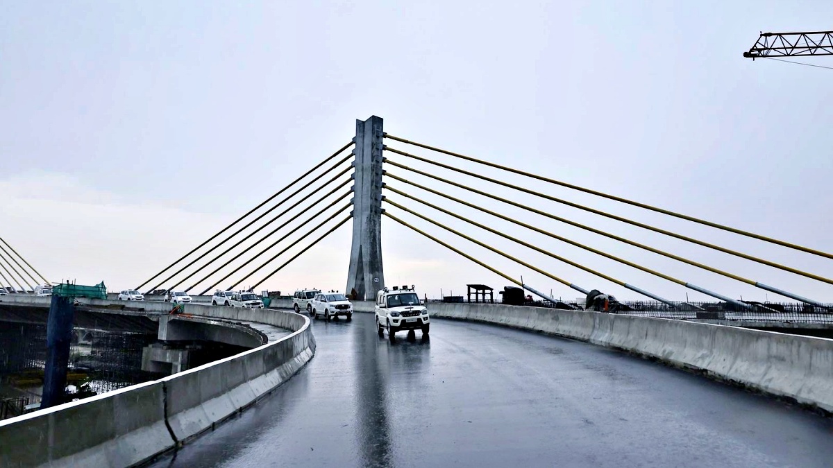 Cracks have developed on the JP Ganga Path Bridge in Patna just 48 hours after it was inaugurated by Chief Minister Nitish Kumar.