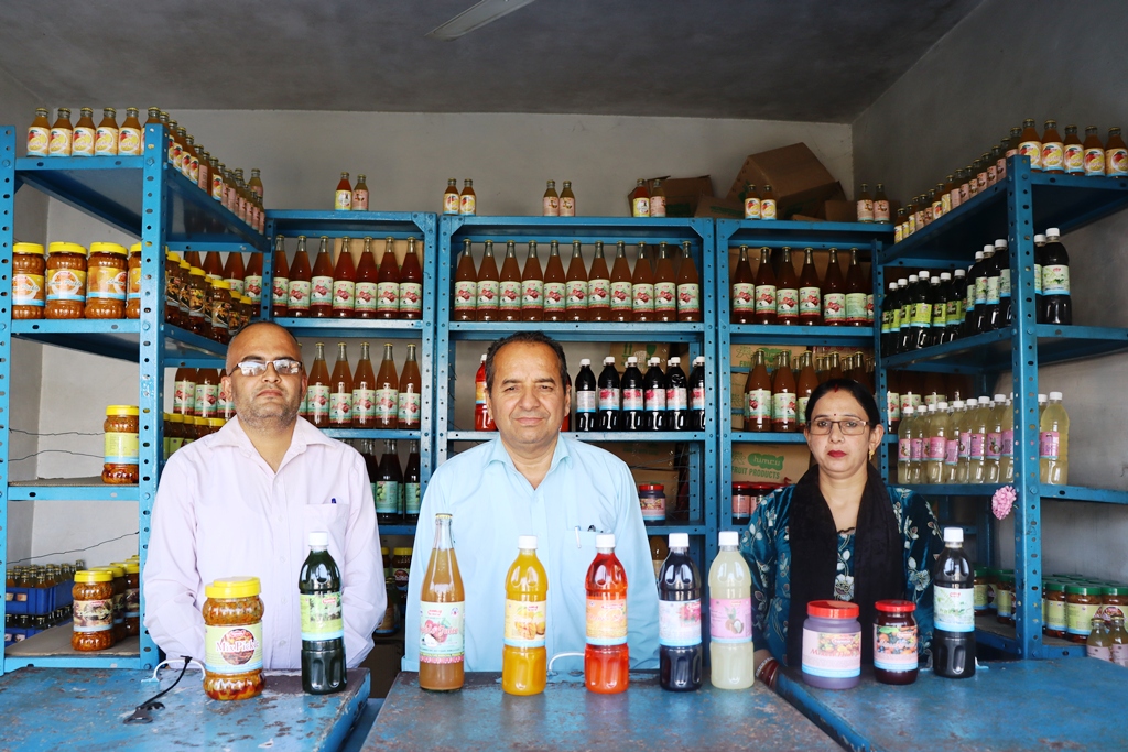 HIMCU नाम से उचित दामों पर उपलब्ध हैं प्रोडक्ट