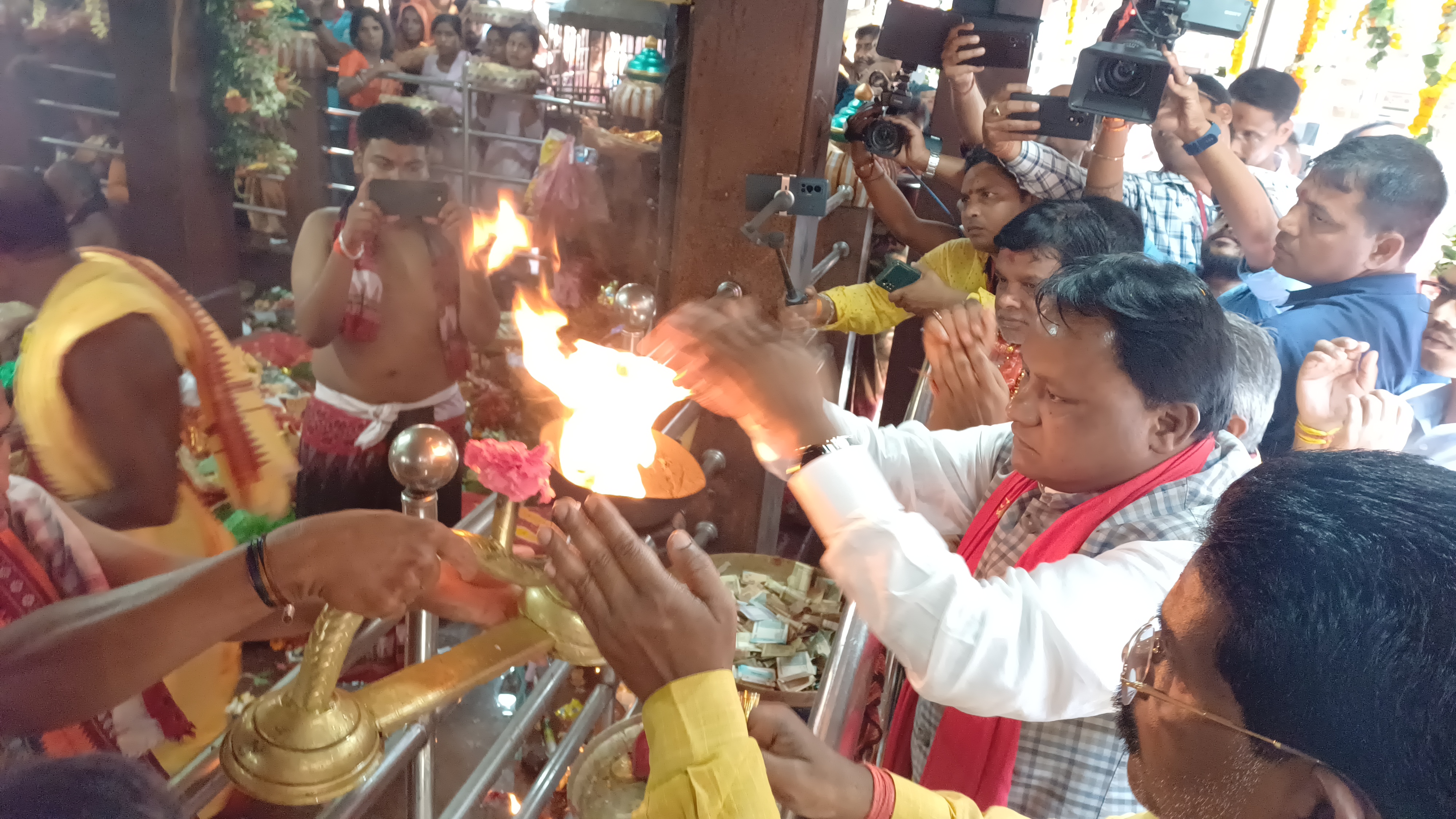 ଘଟଗାଁ ମା' ତାରିଣୀଙ୍କ ପୀଠରେ ମୁଖ୍ୟମନ୍ତ୍ରୀ ମୋହନ ଚରଣ ମାଝୀ
