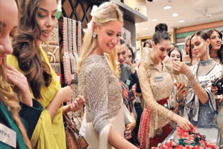 From Biryani To Handlooms: Miss World 2025 Contestants Enchanted By Telangana's Culture, Cuisine & Craftsmanship