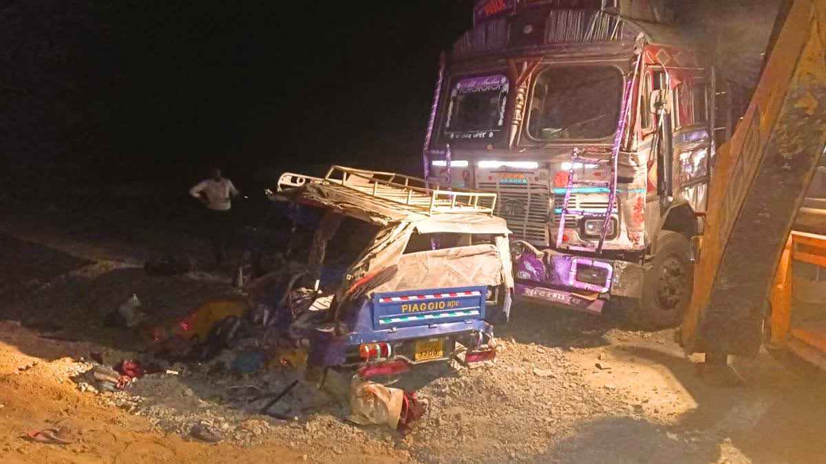 Road accident in Garhwa