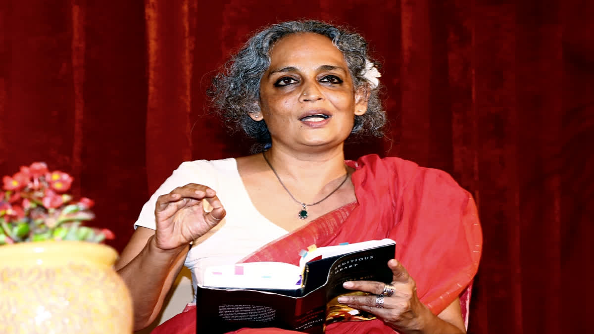 Delhi LG Gives Prosecution Sanction Against Arundhati Roy Under UAPA