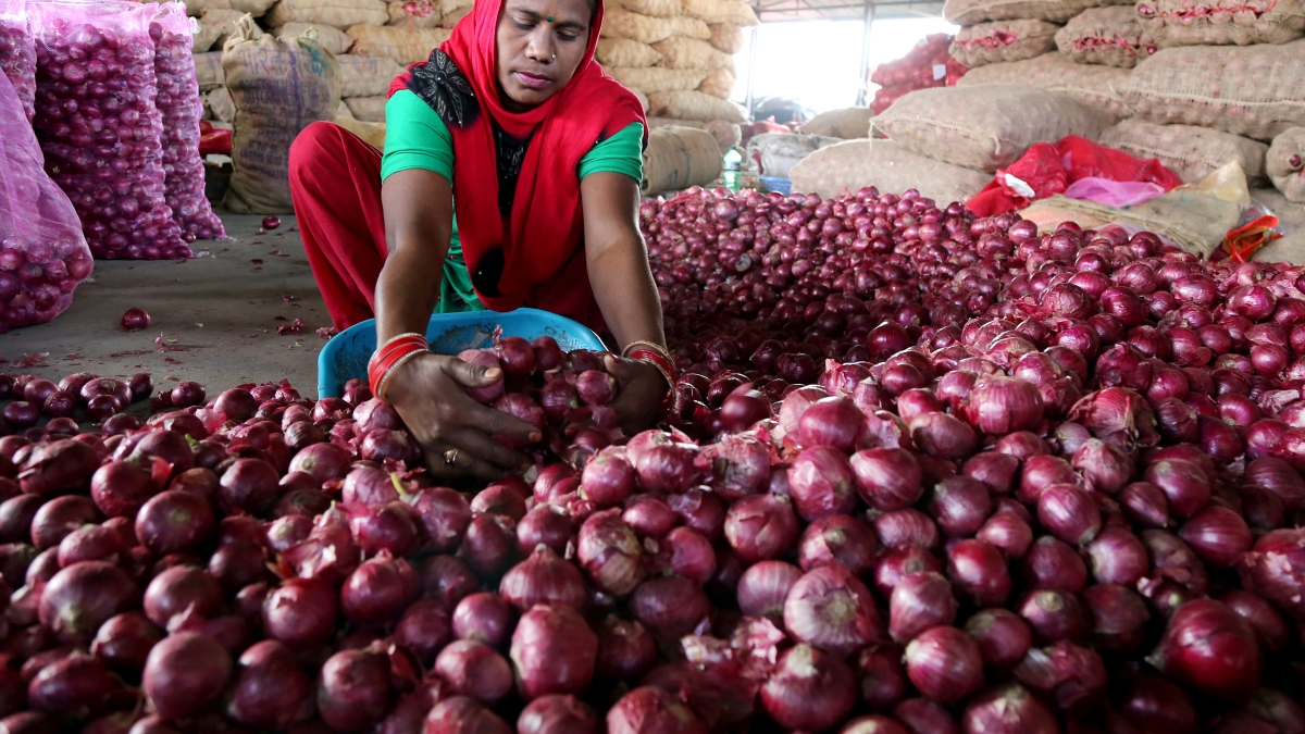 benefits of eating raw onion