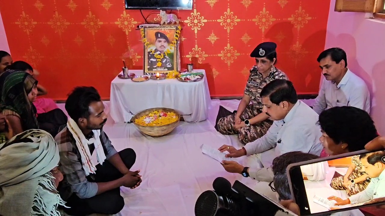 CM meet martyr family in Chhindwara