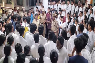பயிற்சி மருத்துவர்கள் பணி புறக்கணிப்பு போராட்டம்