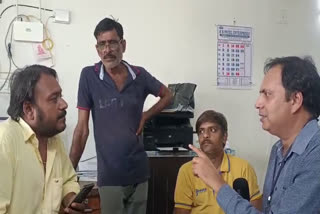 Eyewitnesses Ishaan, Sudhir, and Amit (Left To Right) Talk To ETV Bharat.
