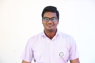 நீட் தேர்வில் தமிழ்நாடு அளவில் முதலிடம் பிடித்த நெல்லை மாணவர் சூரிய நாராயணன்