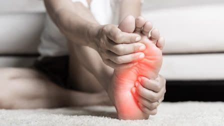 Are you feeling a burning sensation in your feet? Is this a sign of vitamin B12 deficiency?