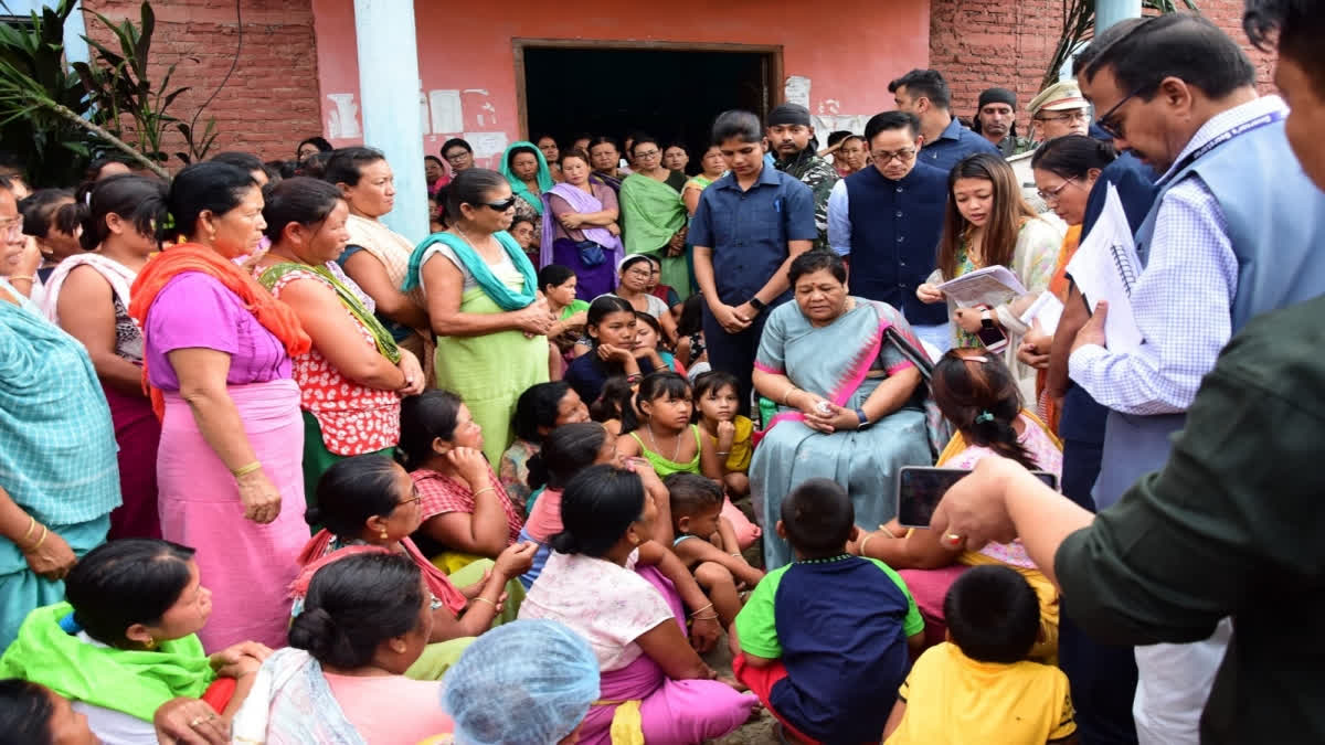 Manipur Governor Anusuiya Uikey visits relief camp in Imphal East