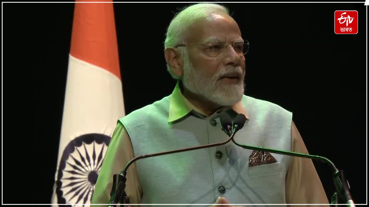 PM Modi address Indians in France