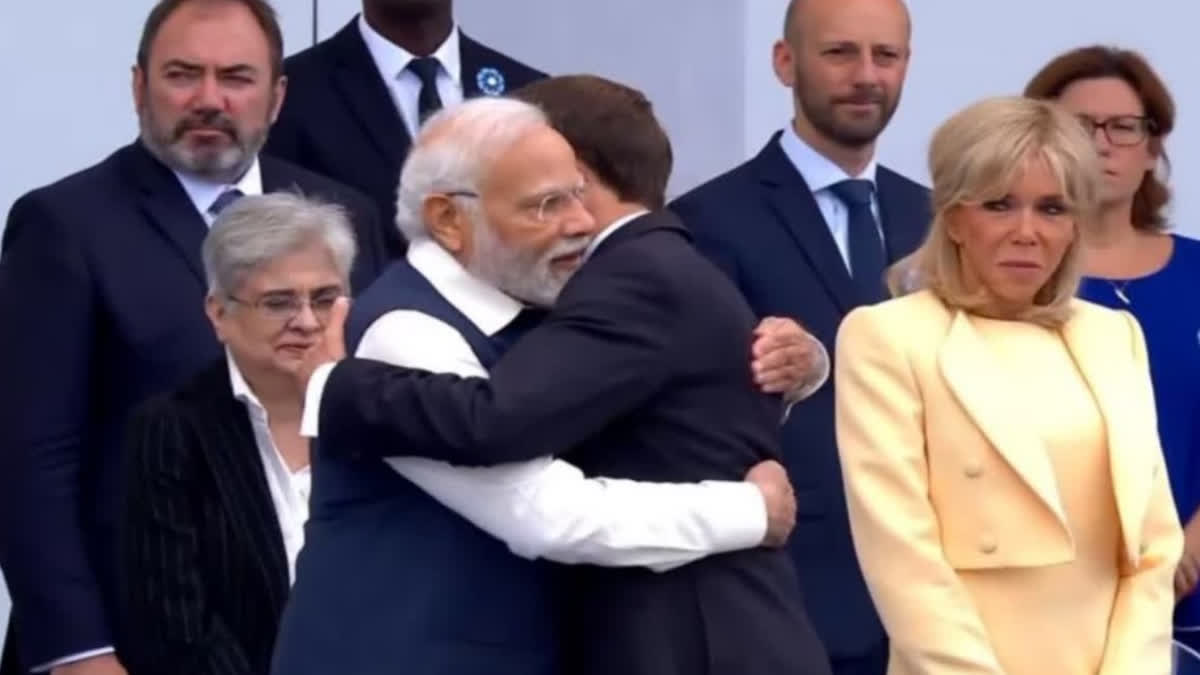 PM MODI FRANCE VISIT PM MODI ATTEND BASTILLE DAY CELEBRATIONS TODAY UPDATE