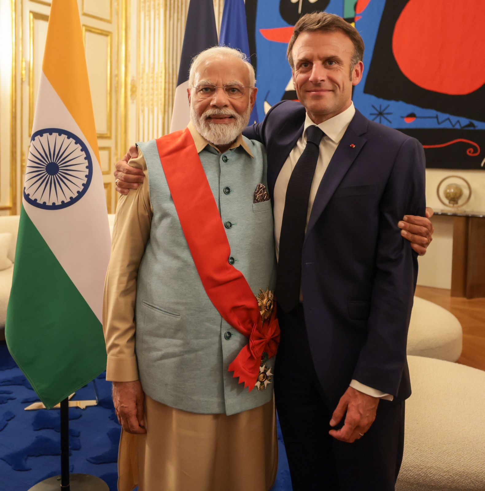 फ्रांस के राष्ट्रपति के साथ पीएम मोदी