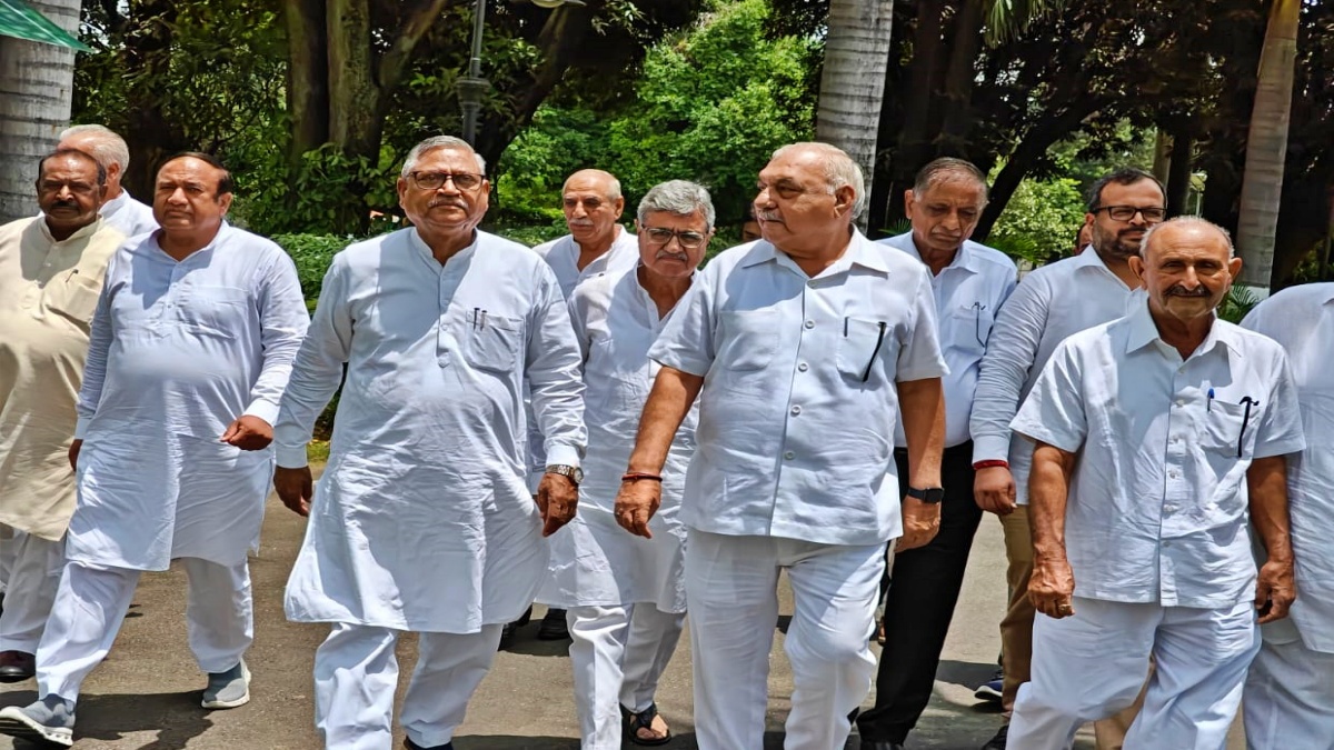 Congress delegation meet haryana governor bandaru dattatreya