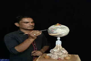 Rajasthan artist makes clay replica of Chandrayaan-3, wishes Mission a success