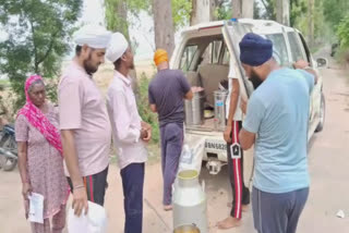 The attendants serving the flood victims in Ludhiana became emotional