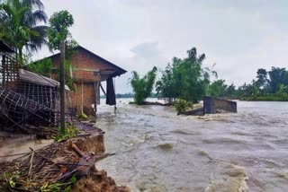 Assam Flood Update : આસામમાં પડ્યા પર પાટું