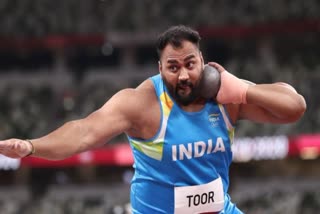Toor defends Asian Championships shot put title, but limps out of competition