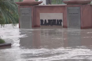 rakghat-mahatma-gandhi-memorial-flooded-due-to-backflow-of-drain-in-the-area