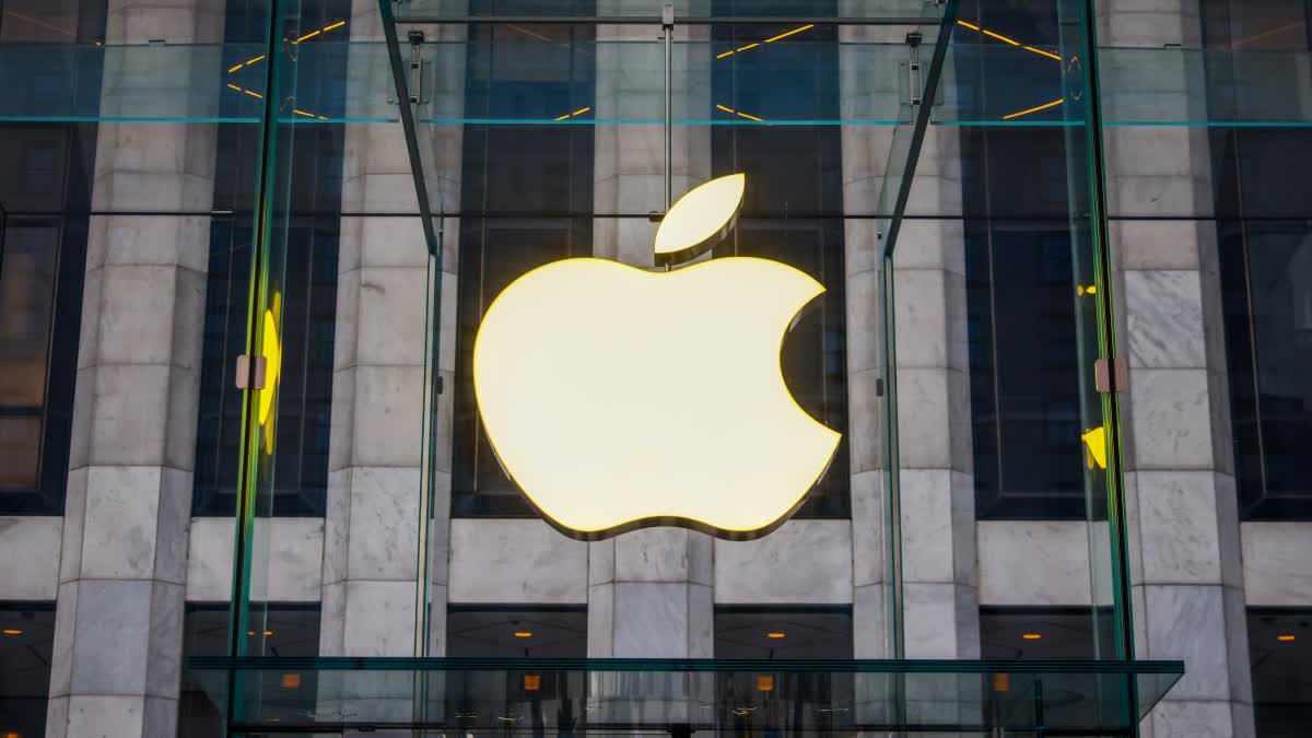 Apple issued Spyware Warning