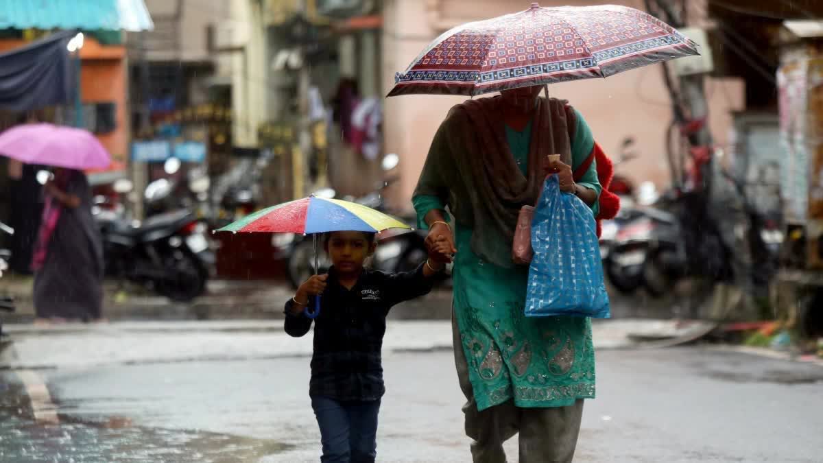 HEAVY RAIN IN KASARAGOD  വിദ്യാഭ്യാസ സ്ഥാപനങ്ങൾക്ക് അവധി  കാസർകോട് കനത്ത മഴ  KASARAGOD RAIN