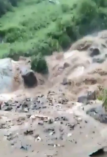 Landslide On Kedarnath Yatra Route