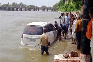 UJJAIN CAR DROWNED IN SHIPRA