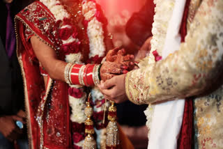 Make your married life happy and romantic every day by following these tips, know here