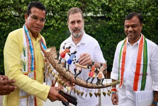 RAHUL GANDHI MEET TRIBAL LEADERS