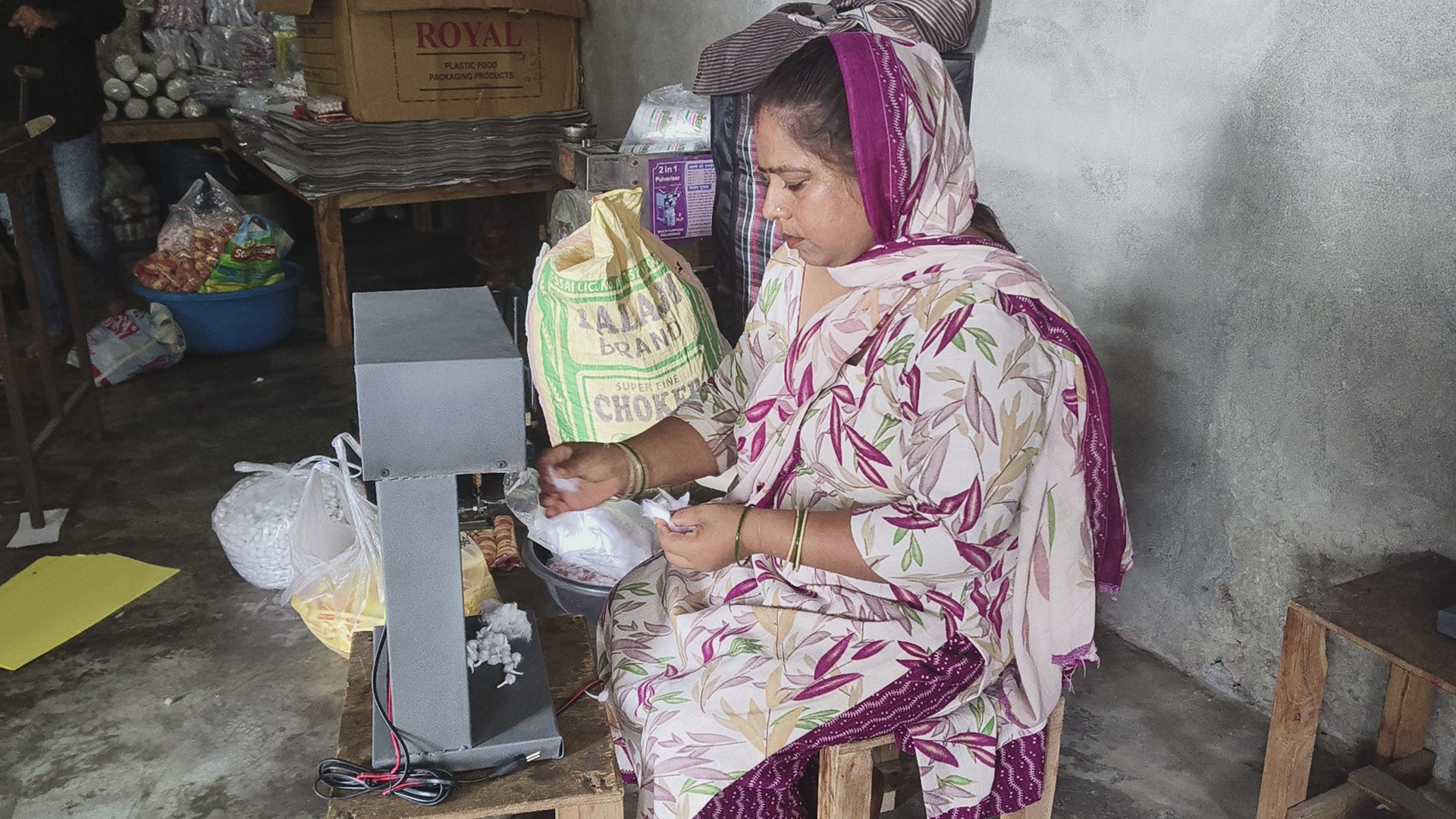 Success Story Dimple Rani of Kurukshetra started a startup with Rupees 15000 today earning in lakhs gave employment to 100 women