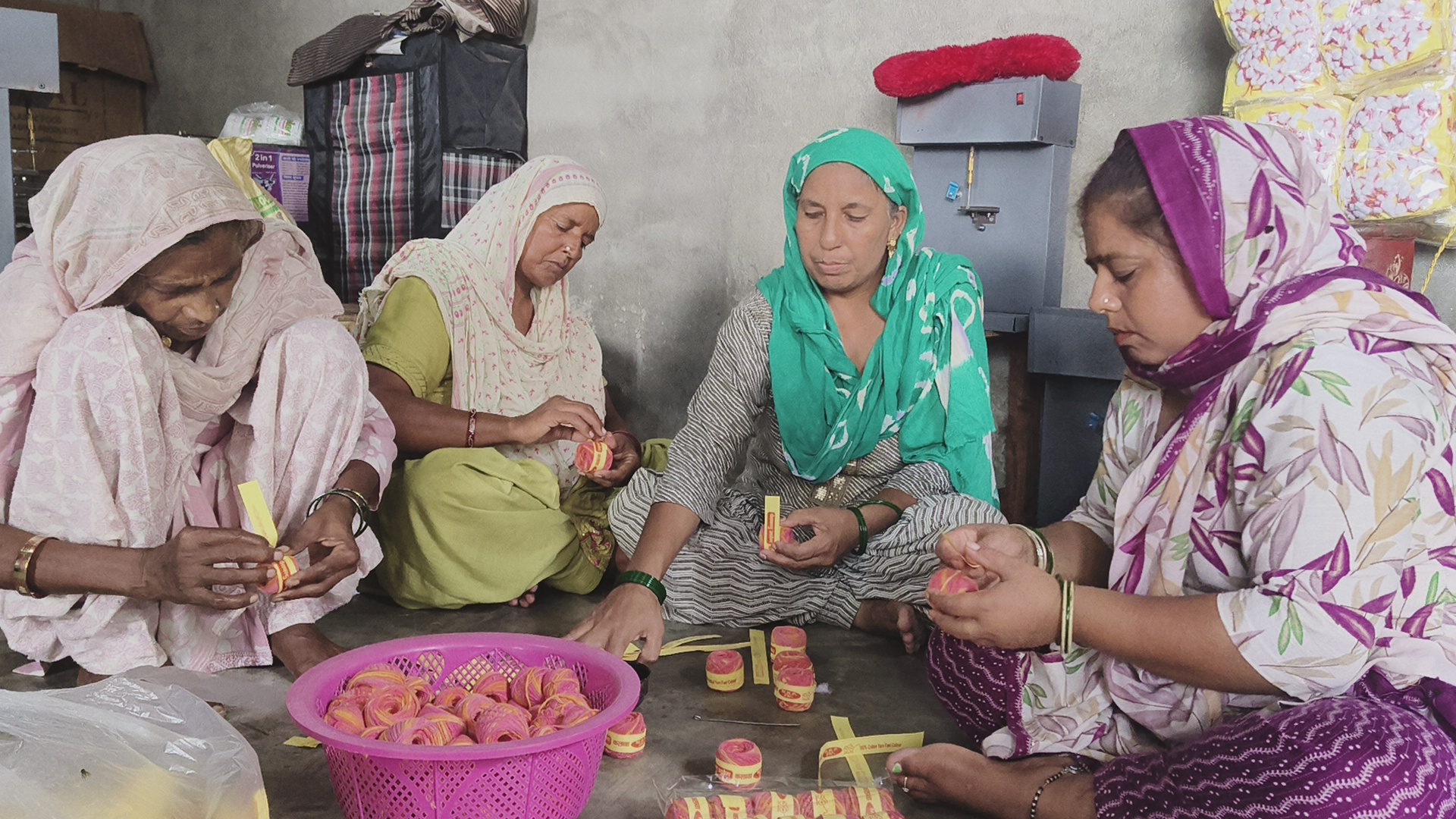 Success Story Dimple Rani of Kurukshetra started a startup with Rupees 15000 today earning in lakhs gave employment to 100 women