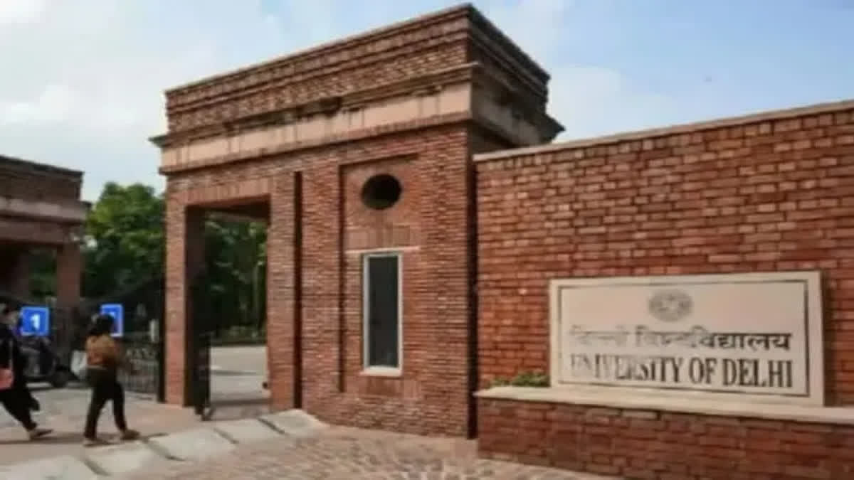 A petition has been filed by a student of Delhi University opposing the decision of seeking CLAT 2023 scores for admission to LLB(Hons) courses.