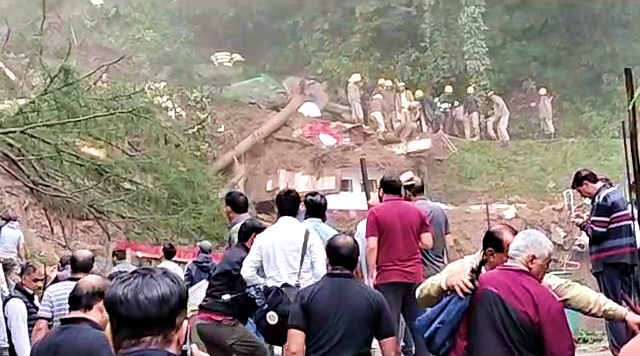 himachal-pradesh-landslide-today-in-shimla-shiv-temple-many-devotees-buried-under-debris-several-died