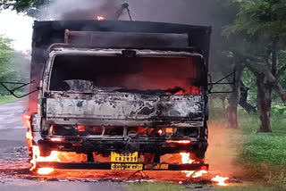 Truck Catches Fire In Kawardha