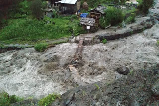 ধাৰাসাৰ বৰষুণে বিধ্বংসী ৰূপ ধাৰণ কৰিছে কেদাৰনাথ ধামত