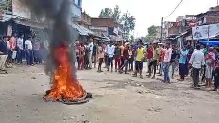 गोविंदपुर में बिजली को लेकर उग्र हुए उपभोक्ता