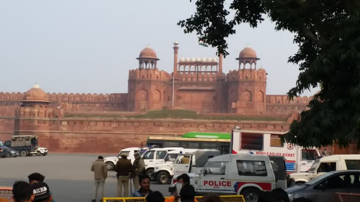 security of Delhi and lal kila